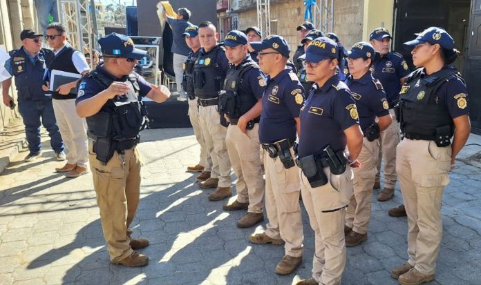 En la nueva sede de Disetur se asignaron a 16 elementos policiales. Foto La Hora: PNC