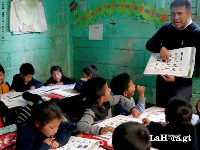 Editorial-2024-06-25 Gobierno Oficializa salarios base para maestros del sector publico para 2026.