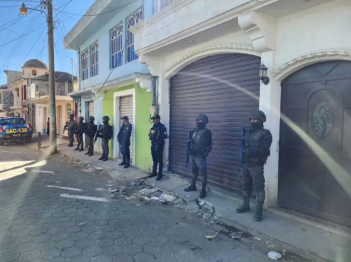 De los cuatro soldados heridos, uno recibió un disparo y fue trasladado al Centro Médico Militar. Foto La Hora: archivo
