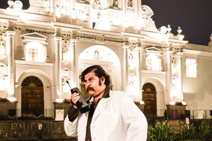 El Patrón del Bien ¿Quién es el imitador de Pablo Escobar que invitó a abogados a participar en un convivio?