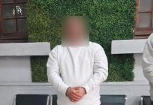 Colombiano señalado de narcotráfico es enviado a EE. UU. junto con otros dos extraditables Extraditable Colombiano señalado de narcotráfico entregado a la DEA. Foto La Hora: Mingob