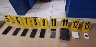 Teléfonos en requisa en centro carcelario