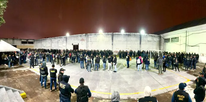 G741ZUnW0AAhQt3 Diligencias de allanamiento