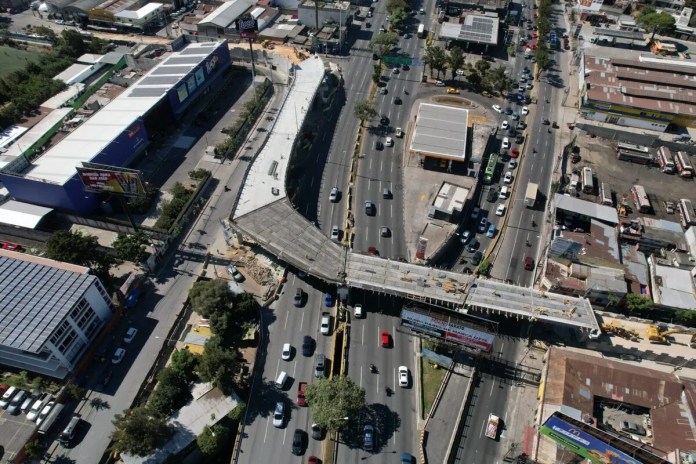 Sanciones por atraso en entrega del paso a desnivel de la Roosevelt depende de días de plazo.