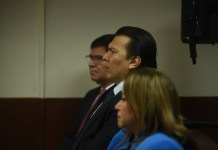 El MP apela fuera de plazo restitución de magistrados del TSE y justifica el retraso con un informe Los magistrados del TSE, Rafael Rojas, Gabriel Aguilera e Irma Palencia, en una audiencia en el edificio de Torre de Tribunales. Foto La Hora: Diego España.
