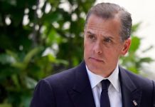 Un juez de EE. UU. inhabilita al hijo del expresidente Biden para ejercer como abogado Un juez de Estados Unidos inhabilitó el lunes a Hunter Biden, hijo del expresidente Joe Biden, para ejercer la abogacía en el estado de Connecticut.