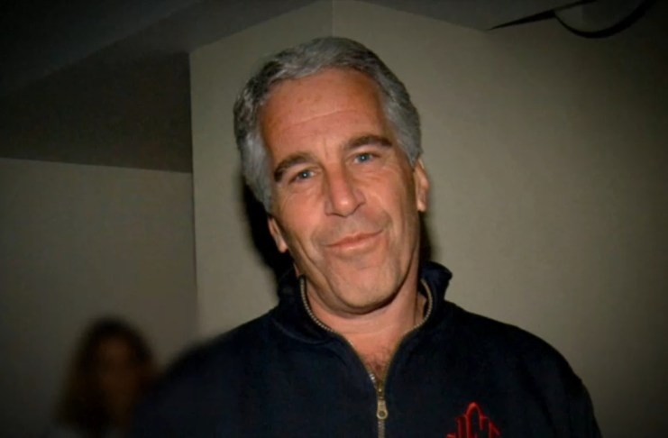 El Departamento de Justicia de EE.UU. activó este viernes un portal para consultar cientos de miles de archivos de la investigación sobre el pederasta Jeffrey Epstein. Foto La Hora: BBC.