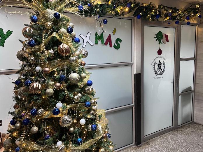 La audiencia de primera declaración contra seis sospechosos del desfalco de Q20 millones al CHN se celebra a puerta cerrada en el segundo nivel de la Torre de Tribunales. Foto La Hora: Diego España.