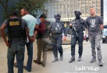 «Keka», «Chispa» y «Guerrillero», los extraditables que fueron puestos en manos de la justicia de EE. UU. Captura de «Keka» y «Chispa» y uno más extraditado. Foto La Hora