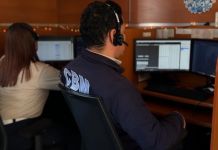 Bomberos Municipales aseguran que «las llamadas falsas de los adultos son las que más perjudican» Centro de llamadas de Bomberos Municipales. Foto La Hora: José Orozco,