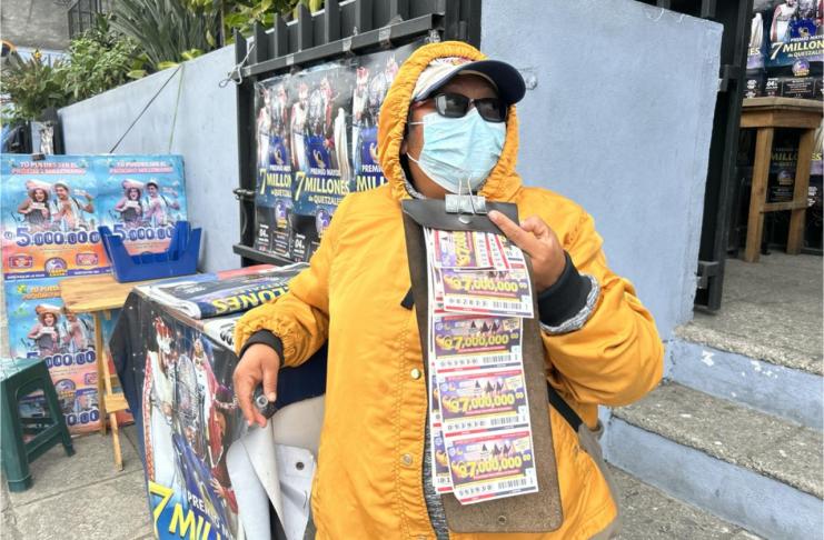Lotería Santa Lucia con 110 billetes emitidos. Foto La Hora: José Orozco