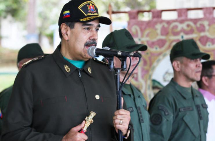 Maduro afirmó que en 2025 triunfó lo que llamó "la lealtad suprema" de la Fuerza Armada Nacional Bolivariana (FANB), tras varios meses de tensiones por el despliegue militar que EE.UU. mantiene desde agosto en el Caribe y que el líder chavista denuncia como una "amenaza". EFE/ Wendys Olivo/ Prensa Miraflores /SOLO USO EDITORIAL/ NO VENTAS/ SOLO DISPONIBLE PARA ILUSTRAR LA NOTICIA QUE ACOMPAÑA (CRÉDITO OBLIGATORIO)