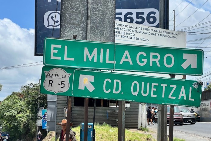 Construcción del paso a desnivel en la Cuchilla El Milagro–Ciudad Quetzal. Foto La Hora: Yesica Peña.