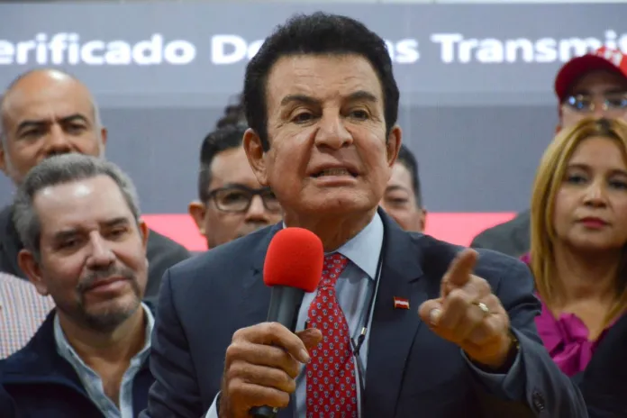 Nasralla-Honduras El resultado oficial de las elecciones en Honduras tomará días, informó Salvador Nasralla. Foto La Hora: EFE