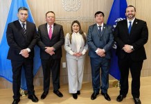 La visita de los magistrados Carlos Contreras, Jenny Alvarado Tení y Teódulo Cifuentes a Nueva York. Foto La Hora: OJ.