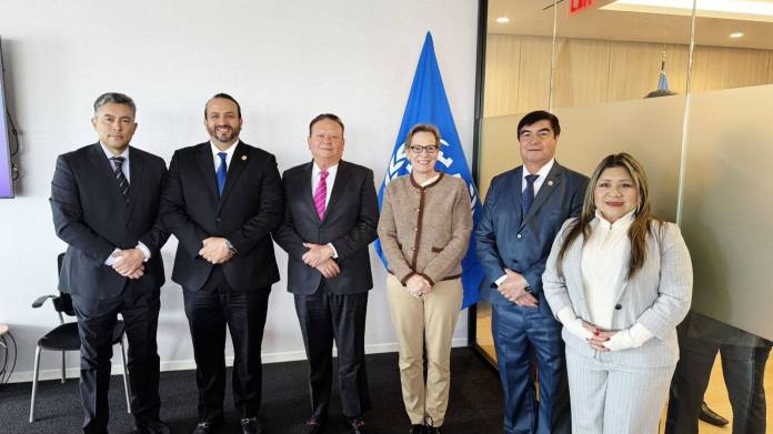 Los magistrados de la Corte Suprema de Justicia y personal del Organismo Judicial en la activida. Foto La Hora: OJ.