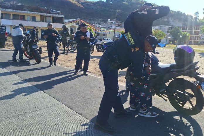 Operativos por disparos al aire Operativos realizados por la PNC en diciembre. Foto La Hora: PNC