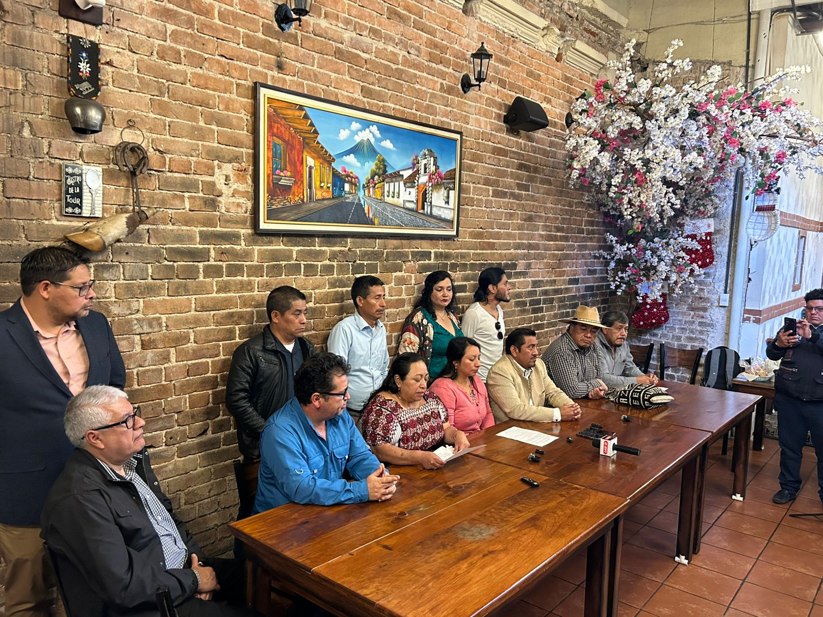 Organizaciones Sociales denuncian el actuar de la FCT en contra de Pacheco y Chaclán. Foto La Hora: Cortesía