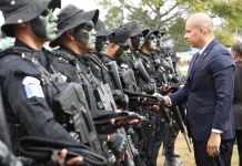 Los nuevos agentes han sido asignados a zonas de mayor incidencia para la lucha contra el crimen. Foto La Hora: PNC