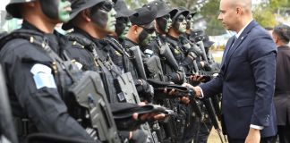 Los nuevos agentes han sido asignados a zonas de mayor incidencia para la lucha contra el crimen. Foto La Hora: PNC