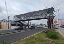 Este fin de semana será removida la pasarela ubicada entre la 37 y 38 calle de la Aguilar Batres, según informó la PMT de Villa Nueva. Foto La Hora: PMT de Villa Nueva