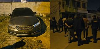 Vehículo recuperado y presunta banda de roba carros capturados en la zona 18. Foto La Hora: PNC