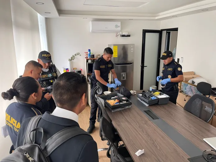 Presunto allanamiento en oficina de Nery Rodas Presunto allanamiento en oficina del diputado Nery Rodas. Foto La Hora: X de Nery Rodas