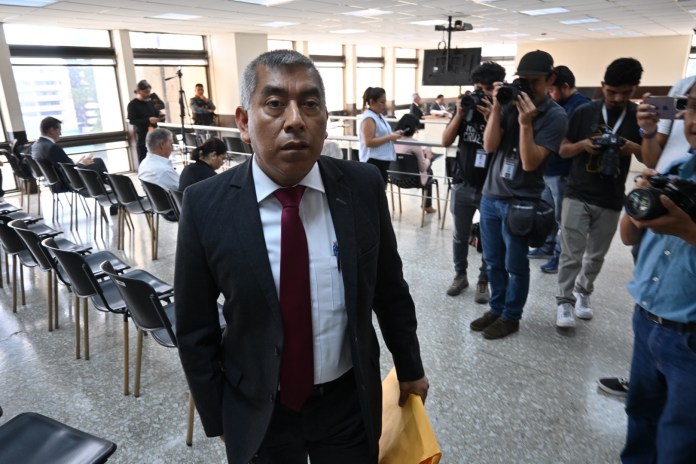 El jefe de la FECI, Rafael Curruchiche, está vetado por 42 países del mundo por sus acciones corruptas y antidemocráticas. Foto La Hora: Archivo.