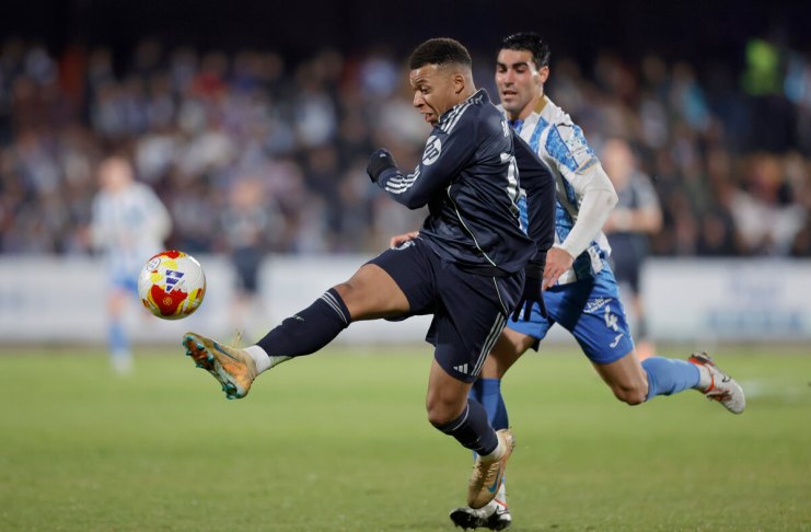 El Real Madrid, con un doblete de Kylian Mbappé, venció 3-2 al Talavera para asegurar su lugar en los octavos de final de la Copa del Rey.
