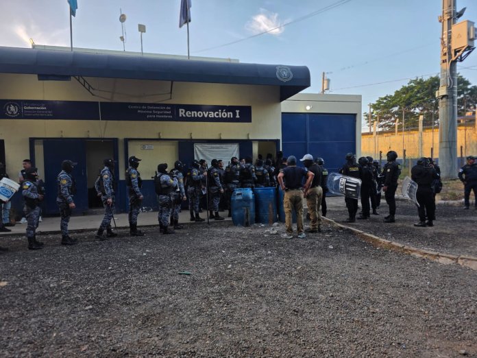 Requisa en el Centro de Máxima Seguridad, Renovación I. Foto La Hora: Ministerio de Gobernación (Mingob)