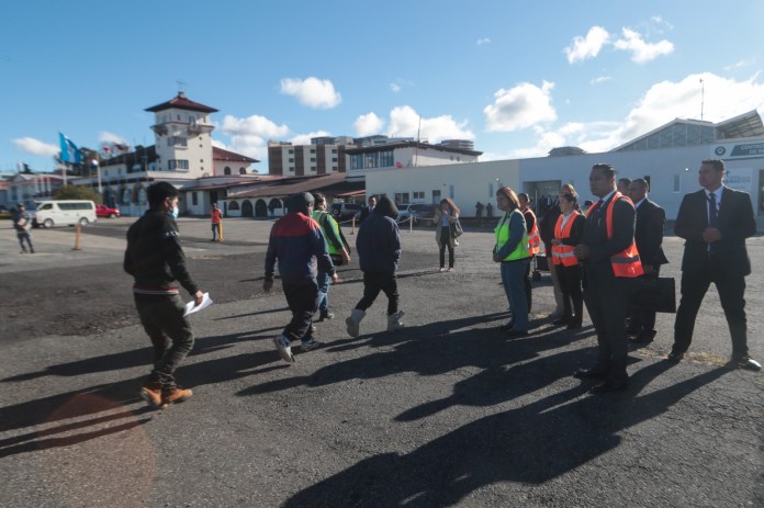 Migrante guatemalteco enfrenta juicio por múltiples ingresos ilegales a Estados Unidos