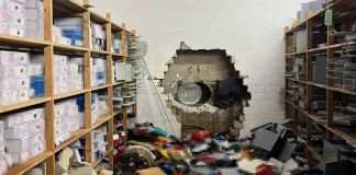 Agujero realizado para el robo de un banco en Alemania. Foto La Hora: EFE