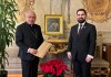 Exvocero presidencial Santiago Palomo entrega cartas credenciales como embajador ante la Santa Sede Santiago Palomo, exvocero presidencial, entrega copia de cartas credenciales ante la Santa Sede. Foto La Hora: Secretaría de Estado de la Santa Sede