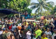 Sepelio de alcalde Nelson Marroquín es acompañado por cientos de vecinos de Masagua El féretro del alcalde de Masagua, Nelson Marroquín, fue acompañado por cientos de vecinos. Foto La Hora: Periódico el Escuintleco