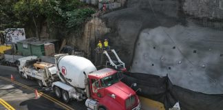 Trabajos de protección de talud en el km 11.5 de Boca del Monte avanzan al 90% .