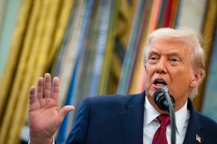 El presidente de EE. UU., Donald Trump, ordenó este martes 