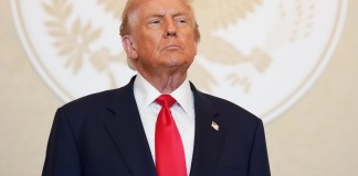 El presidente de Estados Unidos, Donald Trump, volvió a confrontar a los principales medios de comunicación del país.