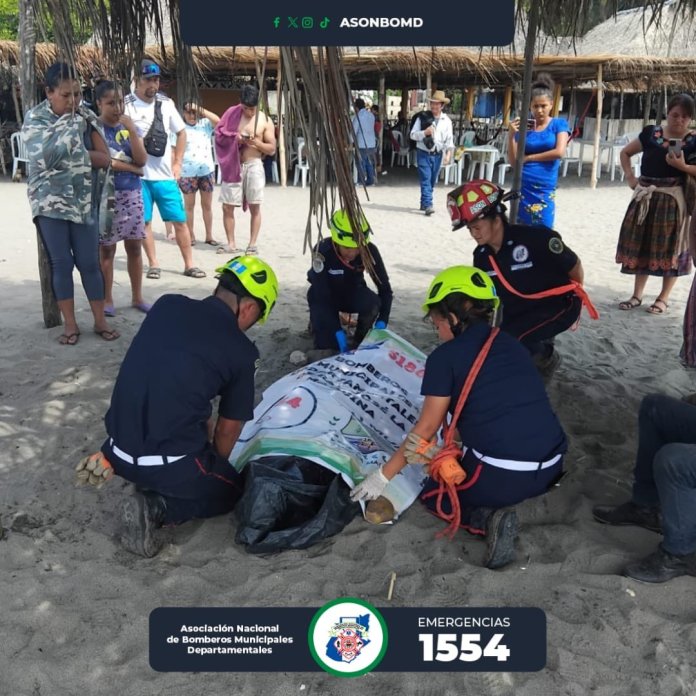 Localizan a menor de edad arrastrada por un alfaque en la playa del Tulate. Foto La Hora: ASONBOMD.