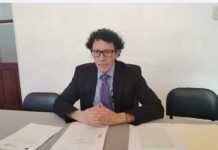 Carlos Bezares, presenta un informe en la CC por la apelación que presentaron sus excompañeros por el control del partido VOS. Foto: La Hora