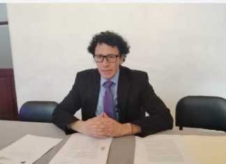 Carlos Bezares, presenta un informe en la CC por la apelación que presentaron sus excompañeros por el control del partido VOS. Foto: La Hora