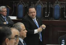 El CSU que continúa sin ser renovado modificó uno de sus reglamentos sobre docencia con el cual podrían beneficiar al rector Walter Mazariegos. Foto La Hora: Daniel Ramírez