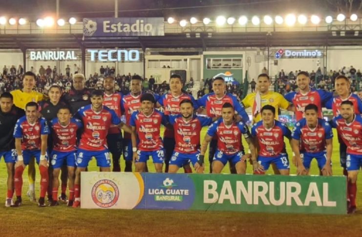 Los jugadores quetzaltecos aparecen en la línea defensiva, media cancha y delantera en el once ideal. Foto La Hora: Xelajú MC