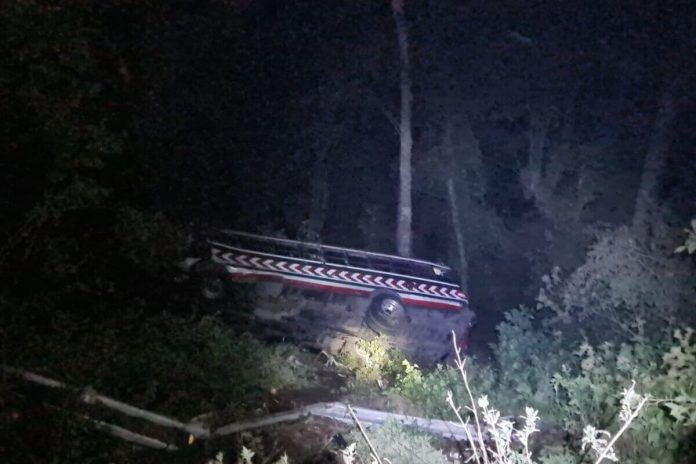 El Ministerio Público asegura que el piloto que conducía el bus accidentado el pasado viernes en Totonicapan manejaba bajo efecto de droga. Foto La Hora: Asonbomd