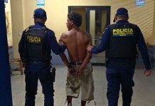 PNC captura tres presuntos agresores. Foto La Hora: PNC.