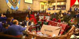 Los diputados también recibirán el aguinaldo con incremento, debido al aumento salarial que recibieron en febrero. Arte: La Hora