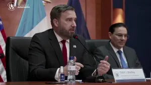 Cualquier persona que apoye a B-18 o MS-13 será considerada terrorista, afirma embajador de EE. UU.