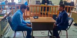 El Tribunal Cuarto de Sentencia Penal realizó un careo entre Carlos Garçia Rubio y un amigo de Hansel Szarata, implicados en la muerte de este. Foto La Hora: Sergio Osegueda