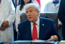 Archivo del presidente de EE.UU., Donald Trump, en el despacho Oval. Foto La Hora: EFE