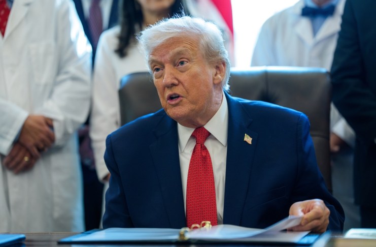 Archivo del presidente de EE.UU., Donald Trump, en el despacho Oval. Foto La Hora: EFE