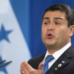 El fiscal general del Estado de Honduras, Johel Zelaya, pide la "captura internacional" del expresidente Juan Orlando Hernández.